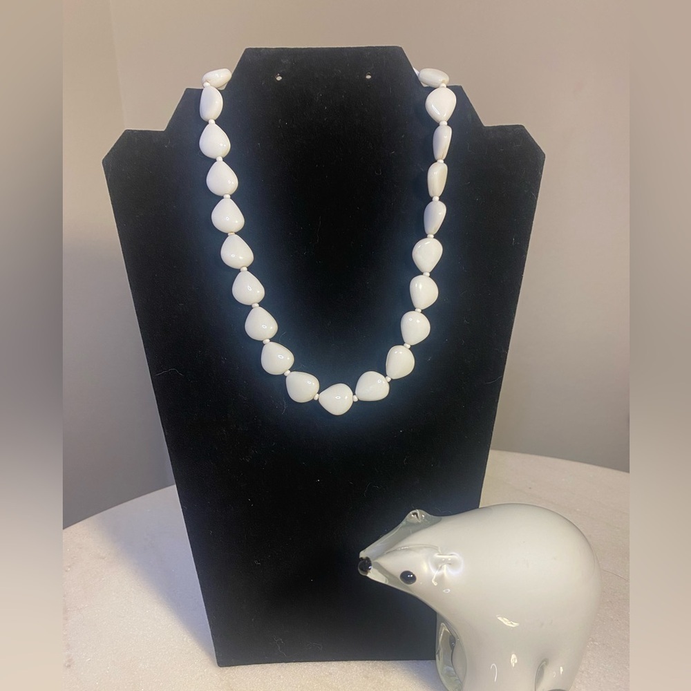 Vintage White Glass Teardrop Necklace – 16”long